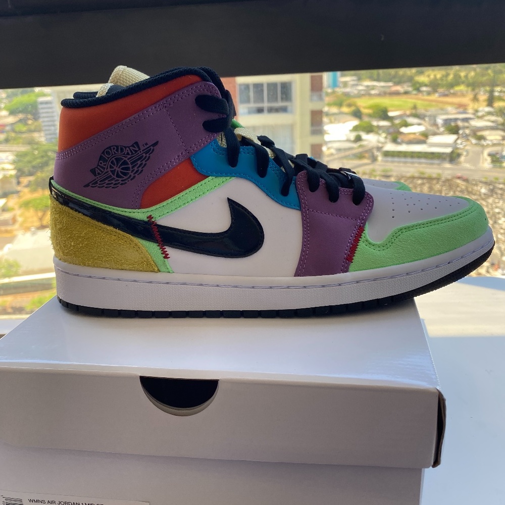 Air Jordan 1 Mid SE ‘Lightbulb’